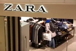 تولیدکننده‌ ها کالای خود را با برچسب‌ برندهای خارجی عرضه می کنند/قاچاق پوشاک؛ یک‌میلیارد و ۱۳۰ میلیون دلار است

