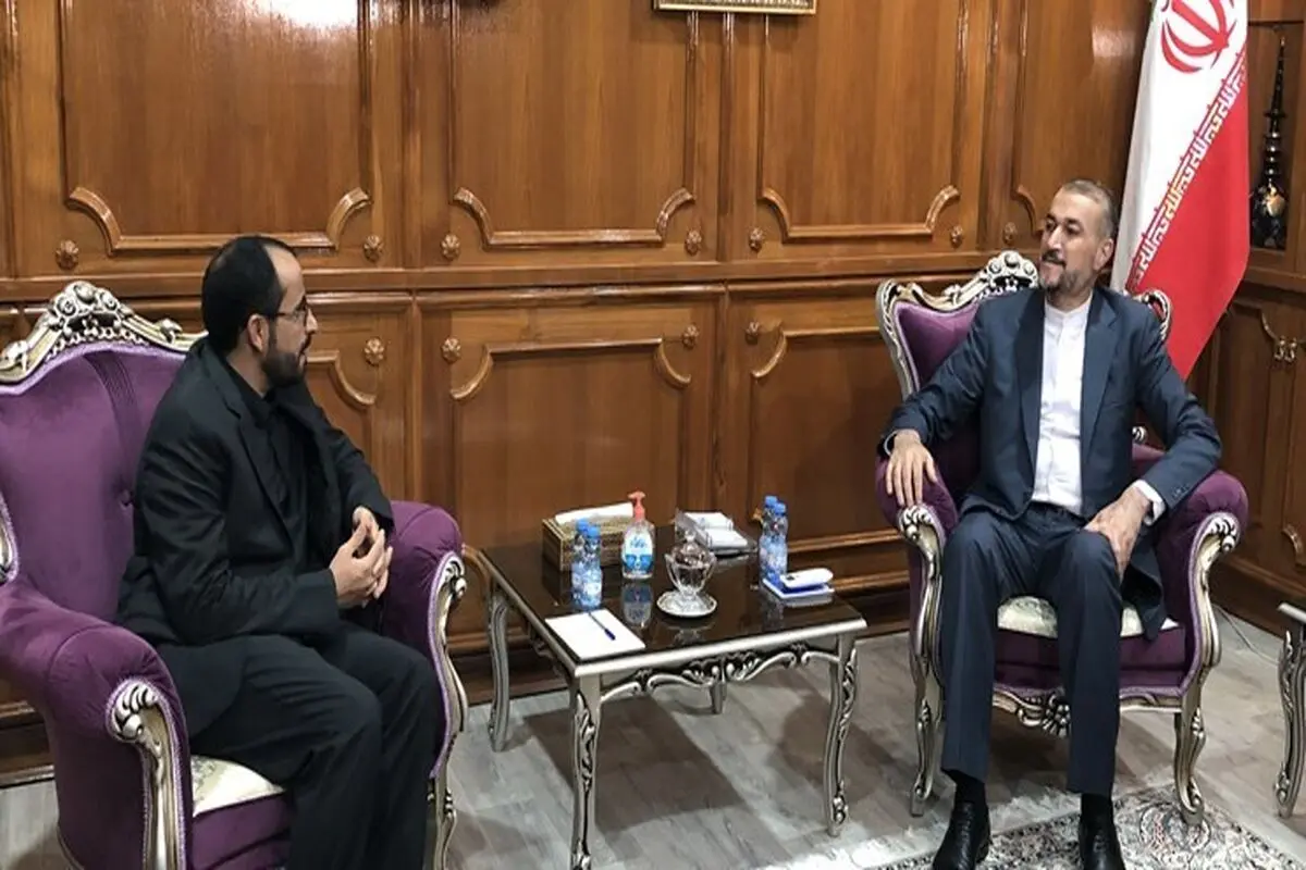 دیدار مذاکره کننده ارشد دولت نجات ملی یمن با وزیر خارجه ایران در عمان

