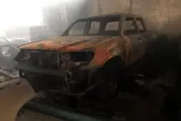 آتش‌سوزی در پارکینگ مجتمع مسکونی در خیابان کرمان/ نجات ۱۴ نفر توسط آتش‌نشانان

