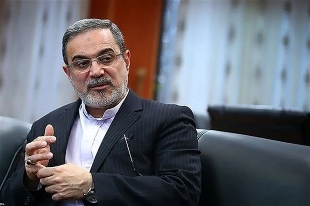 سرود سلام فرمانده را با بخشنامه وزیر و با اجبار در مدارس پخش کردند/ چرا فلان خواننده رپ مورد قبول نسل جوان است؟/ مسموم کردن دانش‌آموزان شبیه رفتار بوکوحرام است