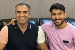 بوسه دروازه‌بان سرشناس ایرانی بر دستان احمدرضا عابدزاده + عکس 