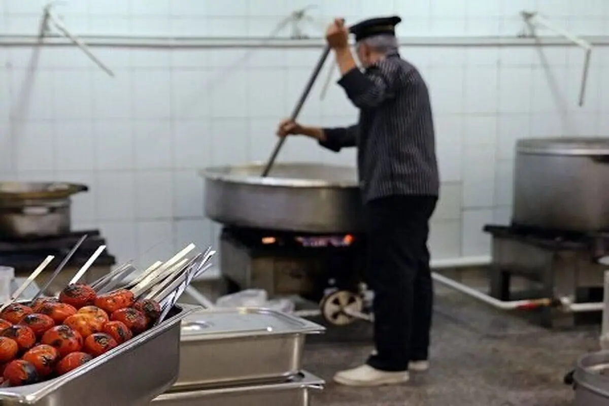جذب و به‌کارگیری اتباع غیرمجاز در رستوران‌ها و داروخانه‌ها ممنوع!
