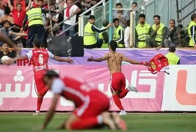 روز گذشته صدمین دربی تهران بدون حضور تماشاگران زن برگزار شد