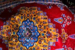 فرار نیروی انسانی در صنعت فرش؛ رقبا به‌دنبال بافندگان ایرانی