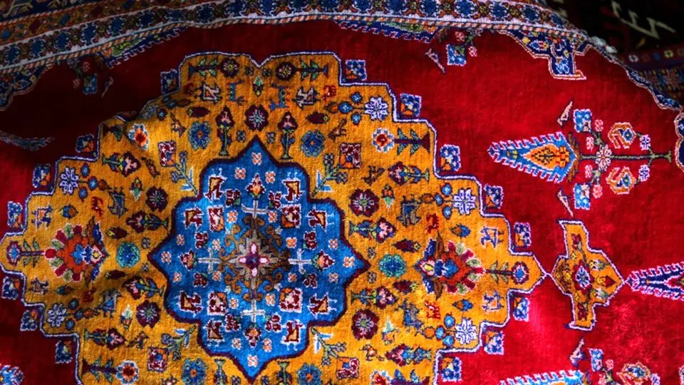 فرار نیروی انسانی در صنعت فرش؛ رقبا بهدنبال بافندگان ایرانی