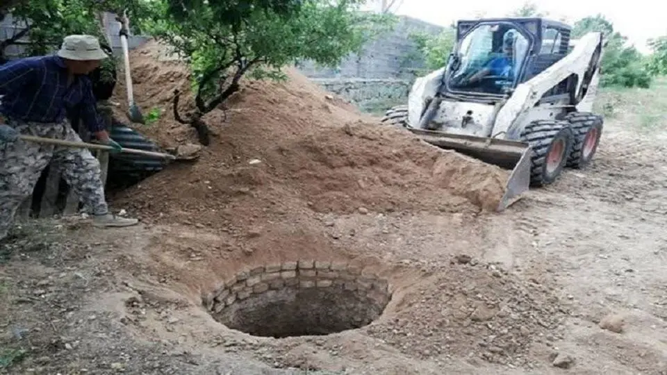 یک ، سوم مجموع کنتورهای نصب شده چاه های مجاز در استان همدان