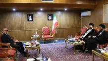 عکسی که ایسنا از مسعود پزشکیان و سیدحسن خمینی در حرم امام خمینی منتشر کرد