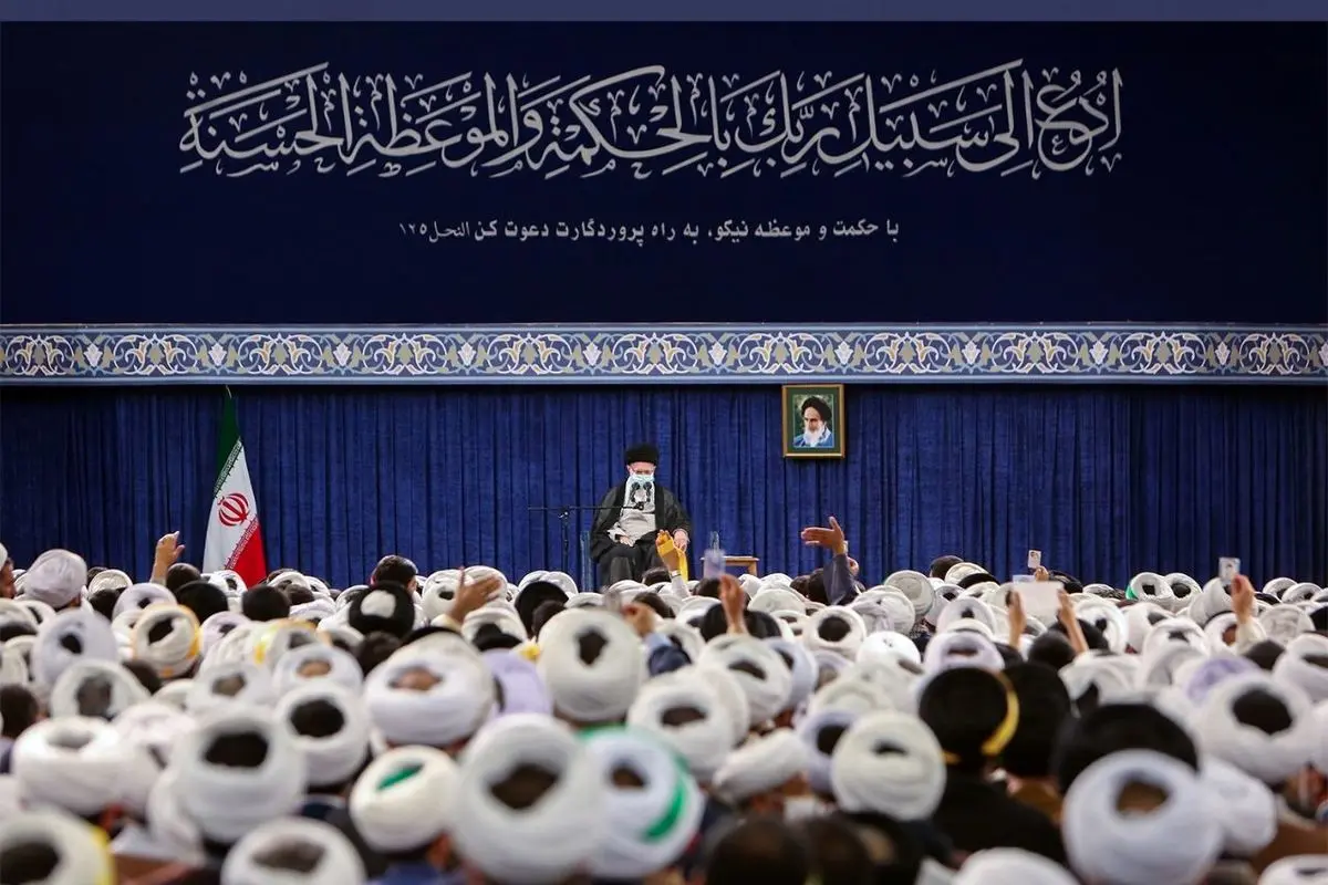 قائد الثورة: نواجه الاستحالة الثقافیة إذا أهملت أهمیة التبلیغ الدینی فی الحوزة 