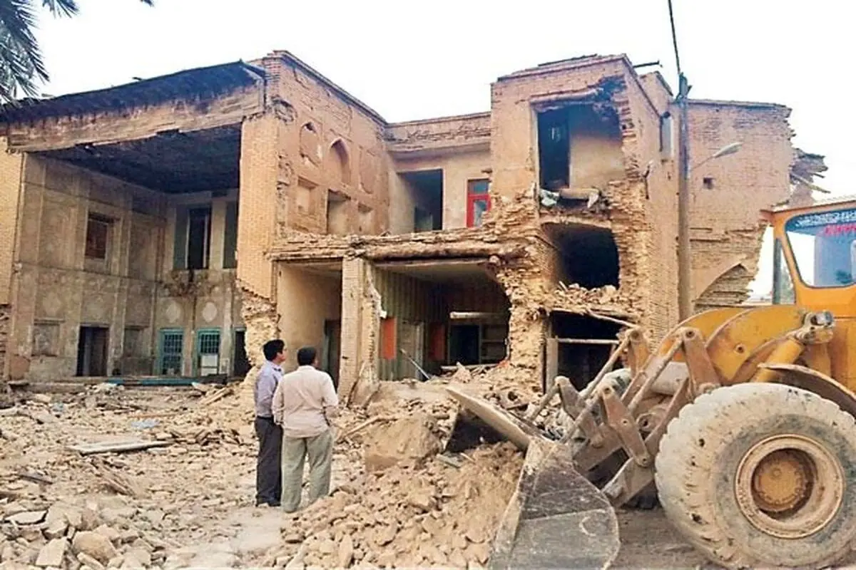 در طرح توسعه حرم شاهچراغ، ۳۶۰ هکتار از بافت تاریخی شیراز تخریب خواهد شد/ زین‌پس به‌جای واژه «تخریب» واژه «مرمت» را به کار ببریم