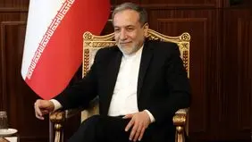 عکس خانوادگی عباس عراقچی در جشن تولد دختر خردسالش 