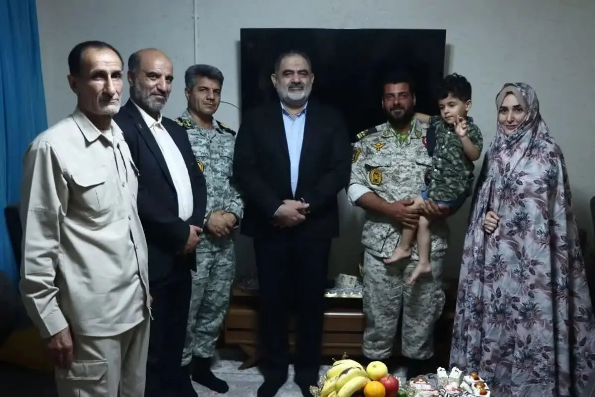 فرمانده نیروی دریایی ارتش: رشادت دریادلان نیروهای مسلح در حراست از تنگه هرمز، نماد اقتدار کشورمان است