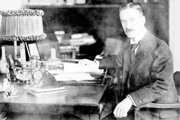 توده و مسئله قدرت