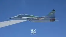 همراهی جنگنده‌های ارتش با هواپیمای حامل پیکر رهبر شهید لحظاتی قبل از ورود به فرودگاه شهید هاشمی‌نژاد مشهد + ویدئو