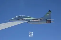 همراهی جنگنده‌های ارتش با هواپیمای حامل پیکر رهبر شهید لحظاتی قبل از ورود به فرودگاه شهید هاشمی‌نژاد مشهد + ویدئو