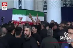 پیکر رهبر شهید برای تشییع از مصلی خارج شد 