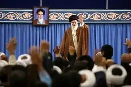 Leader meets with Muslim states envoys on Mab'ath day