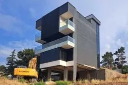 تخریب سازه‌های غیرمجاز کردان با دستور بازرسی
