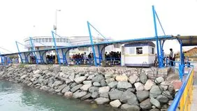 شرایط جوی و دریایی نامساعد، بندر مسافری قشم را تعطیل کرد