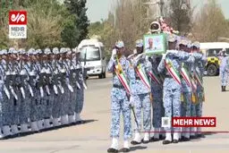 لحظه ورود پیکر مطهر شهید مجید کاظمی به پایگاه شهید دوران شیراز + ویدیو