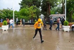 خطر سیلاب برای ۱۰ استان/ وزش باد شدید در آب‌های شمال و جنوب کشور