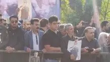همخوانی مردم با یکی از آهنگ‌های گلپا در مراسم تشییع او/ ویدئو

