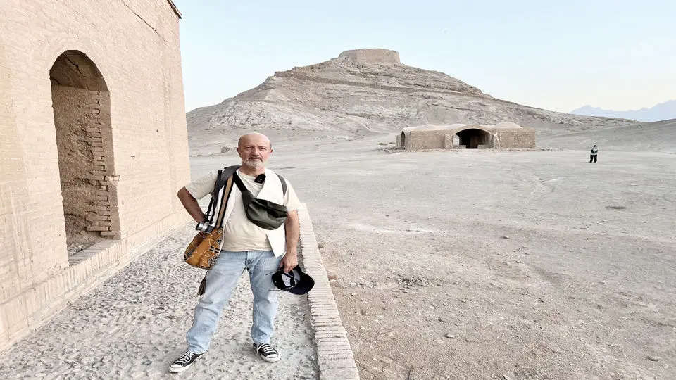 ما با نور می‌نویسیم
