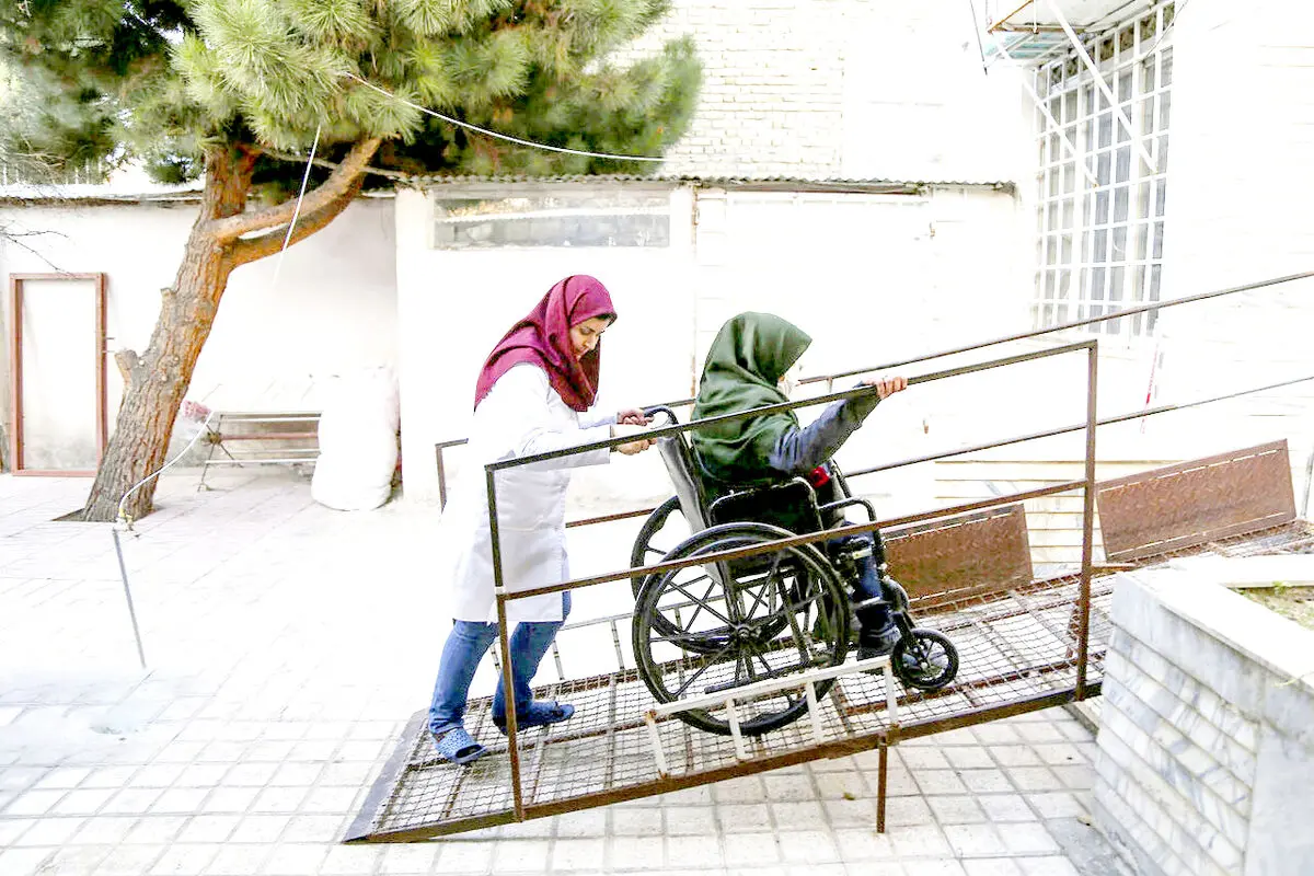 مددکاران اجتماعی  به‌مثابه کنشگران صلح انتقادی

