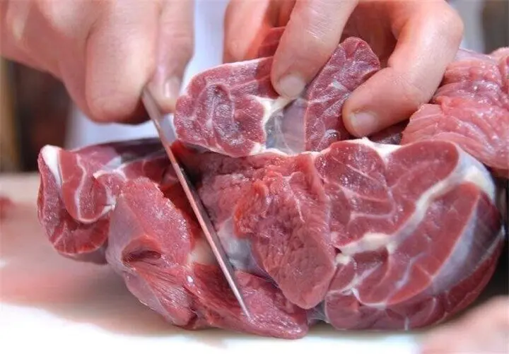 قیمت گوشت قرمز امروز چهارشنبه ۱ مهر ۱۴۰۵/ گوشت گوسفندی و گوساله کیلویی چند؟ + جدول