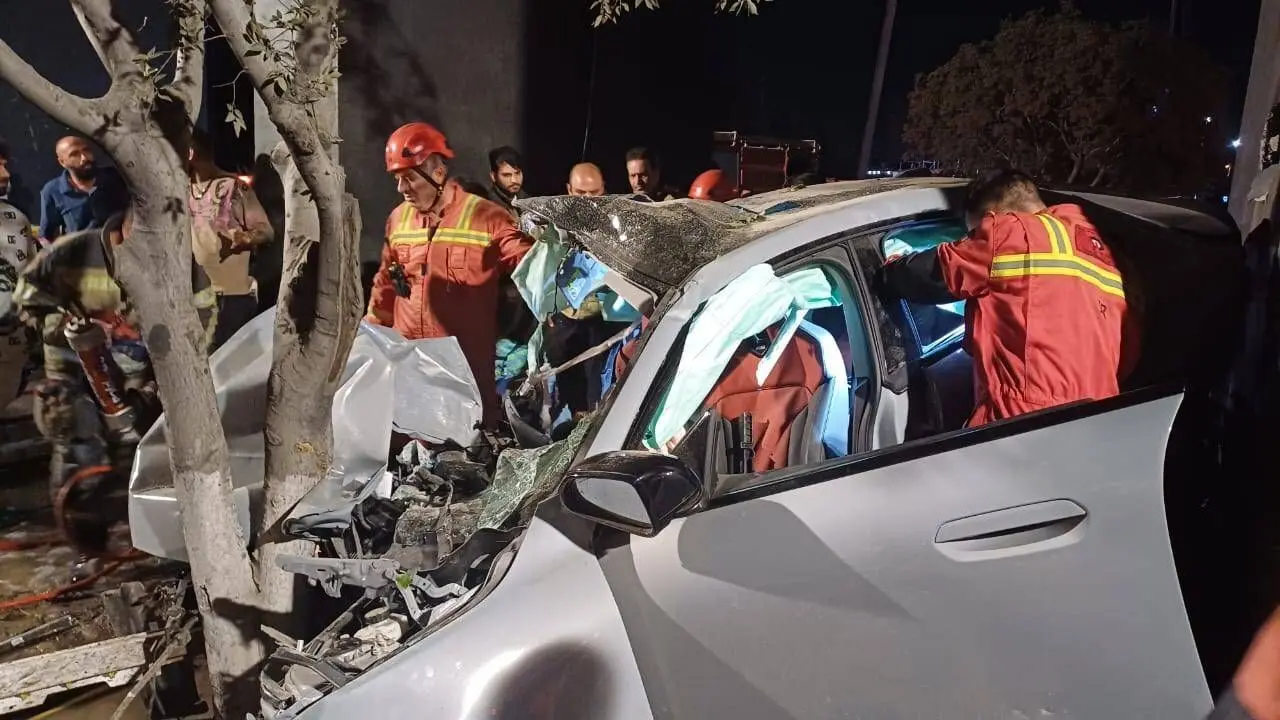 تصادف شدید BMW در بزرگراه همت/ ۳ نفر کشته شدند + عکس و ویدیو