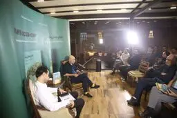 حسن محدثی: نسل جدید «بی‌تاریخ» نیست؛ دارد تاریخ تازه‌ای می‌سازد / عباس نعیمی: عقلانیت انتقادی؛ سلاح مقابله با اخبار جعلی است / ایمان رنجکش: پشت هر تیتر خبری، کشمکشی بر سر قدرت نهفته است / شناخت نسل Z؛ کلید فهم آینده ایران