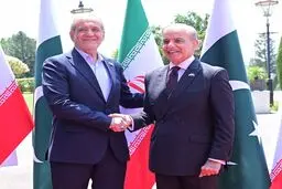 پزشکیان وارد اسلام آباد شد / استقبال زرداری و شهباز شریف از رئیس جمهور ایران  