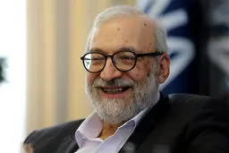 جواد لاریجانی: برجام امامزاده‌ای نیست که شفا دهد/ اصلاح‌طلبان یا رفراندوم می‌خواهند یا می‌گویند نظارت استصوابی خوب نیست