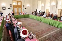Iran to not give up rights in talks, Palestine support