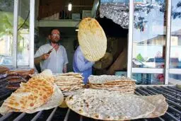 رواج خرید نان نصفه در نانوایی‌ها!

