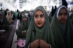 دخترهای روزه اولی در حرم امام رضا (ع)+ ویدئو