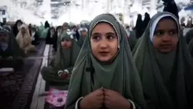 دخترهای روزه اولی در حرم امام رضا (ع)+ ویدئو