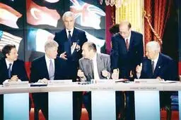 جهان در نقطه صفر