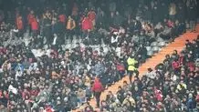 بدرقه یاران یحیی در آزادی با شعار  «بی‌غیرت؛ بی‌غیرت»
