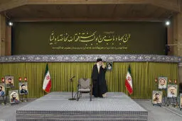 رهبری: اگر انتخابات ضعیف برگزار شود، همه ضرر می‌کنند