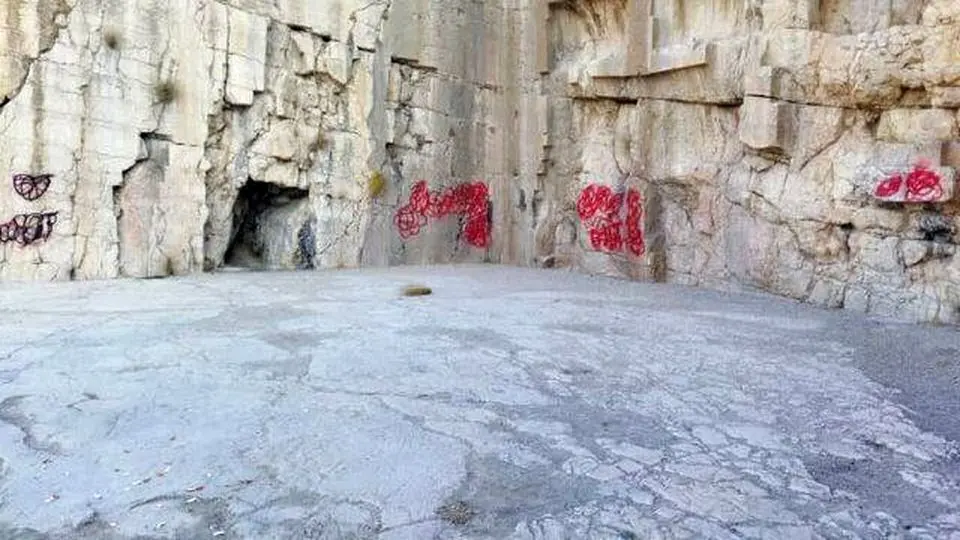 وضعیت اسفبار یادگار دوره هخامنشی/ دلایل تشدید تخریب