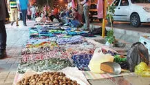 پیاده روها به دستفروشان اجاره داده می شود؟ 
