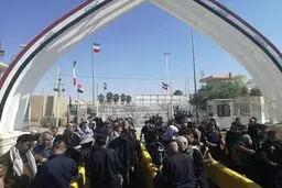 تردد ۱ میلیون و ۱۰۰ هزار نفر از مرزهای کشور / محدودیت تردد در محور ایلام به مهران
