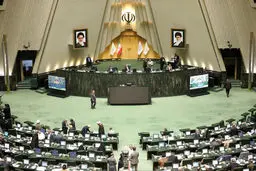 جلسه صحن مجلس آغاز شد/ وزیر کار به نمایندگان پاسخ می‌دهد