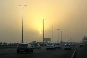 تداوم باد و گرد و خاک و رگبار در تهران